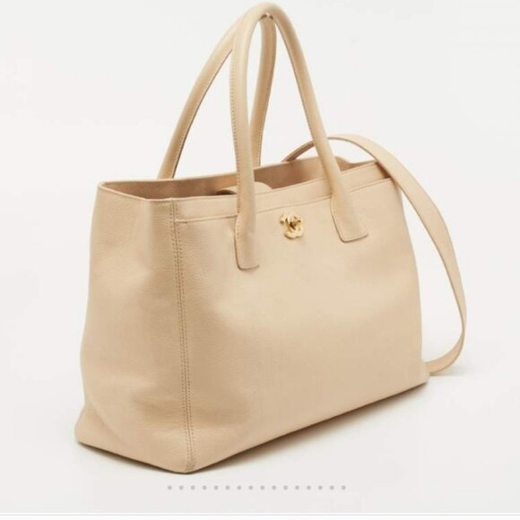 CHANEL Set Beige Tote and Insert - Picture 2 of 16